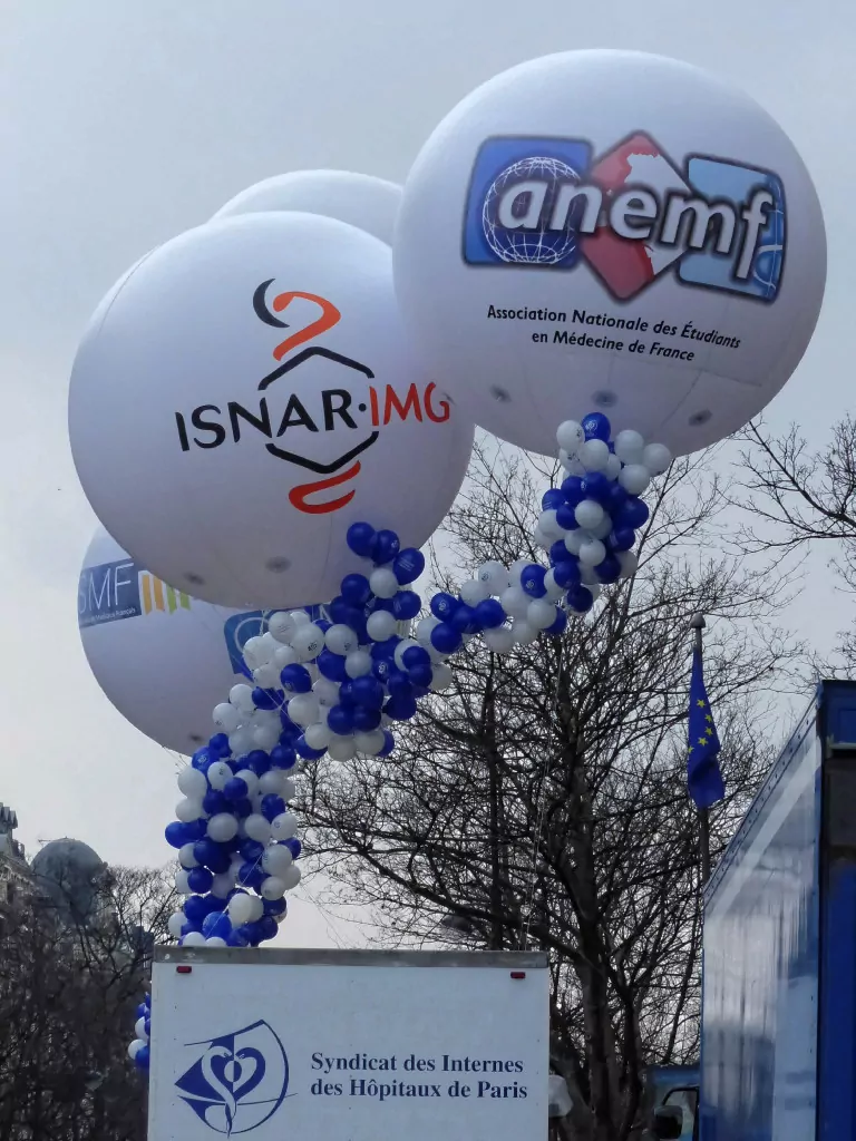 Ballon géant hélium : Sphère, dirigeable, montgolfière, cube - Support  publicitaire gonflable